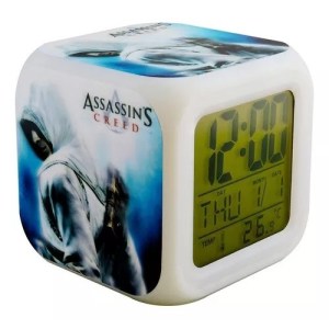 Reloj Digital Cubo Rgb Con Luces Alarma Asassin&#8217;s Creed