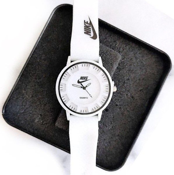 Reloj Nike Form Agujas &#8211; Blanco